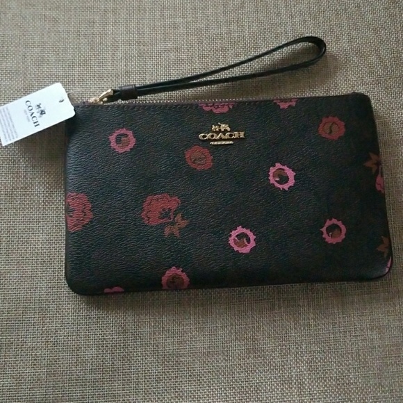 Coach Handbags - ⬇️Authentic Coach wristlet nwt